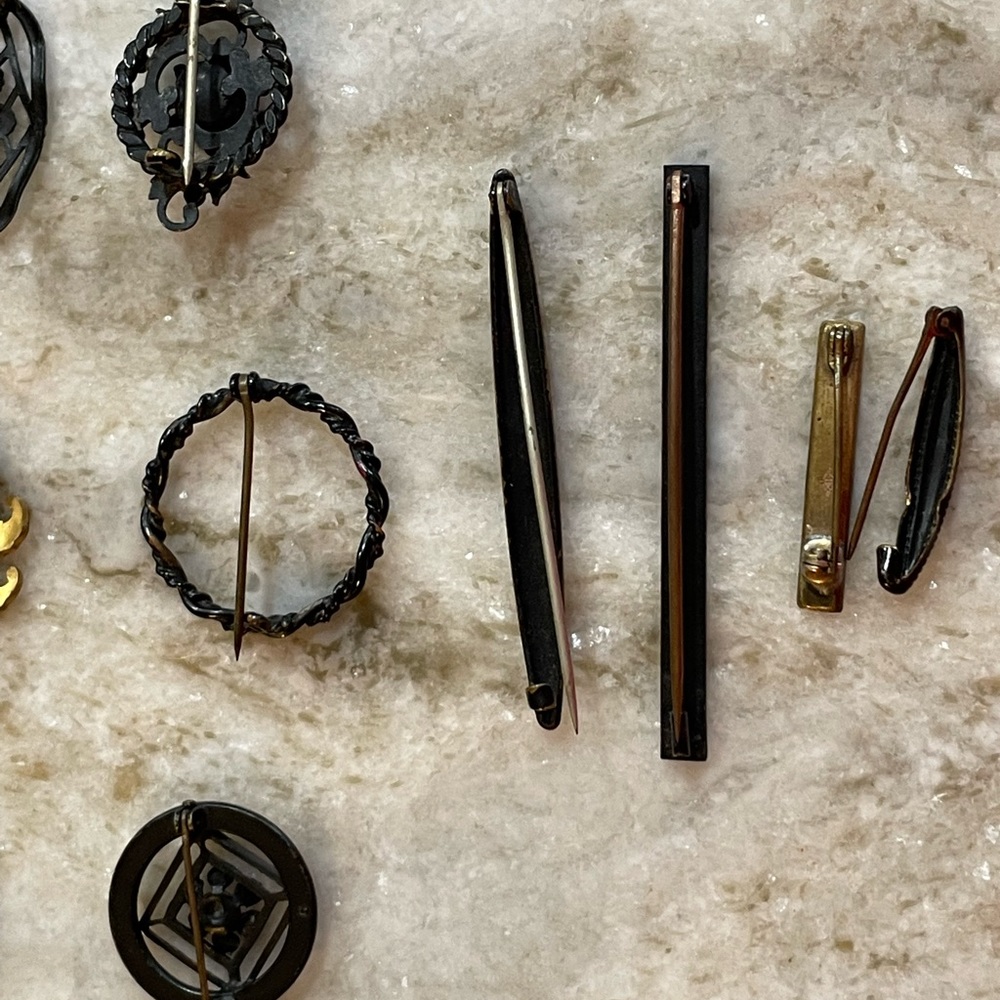 eleven black pins - Picture 2 of 4